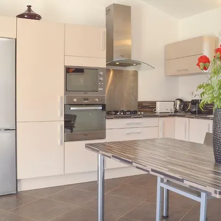Four-bedroom Holiday In Bonifacio * Bonifacio (Corsica)